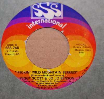 PEGGY SCOTT AND JO JO BENSON — PICKIN' WILD MOUNTAIN BERRIES / PURE LOVE AND PLEASURE record label scan
