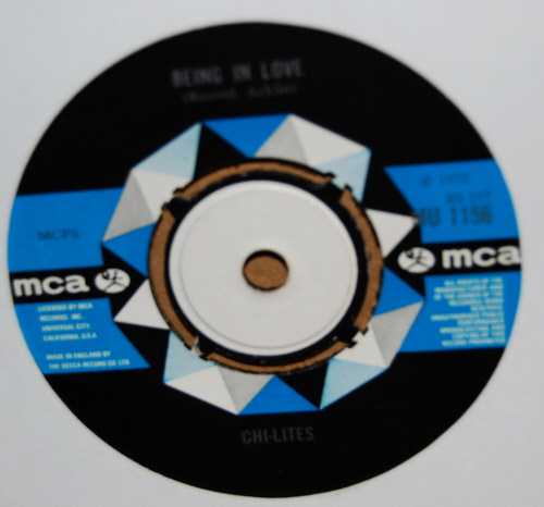 CHI-LITES — BEING IN LOVE / OH GIRL record label scan