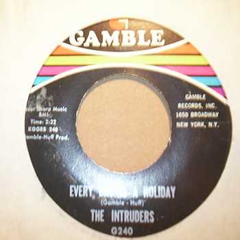 INTRUDERS EVERY DAY IS A HOLIDAY / OLD LOVE