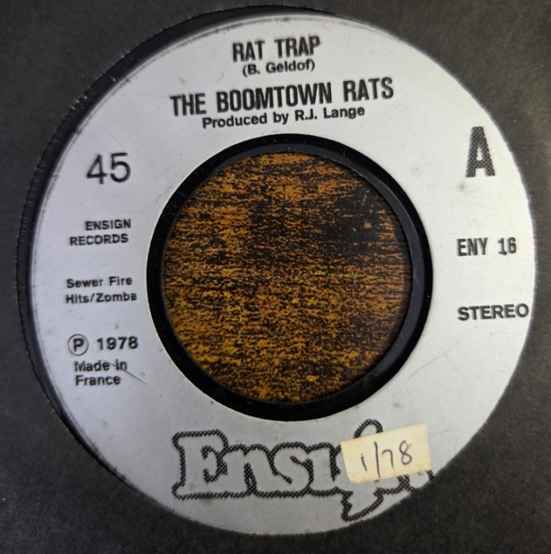 THE BOOMTOWN RATS — RAT TRAP / SO STRANGE record label scan