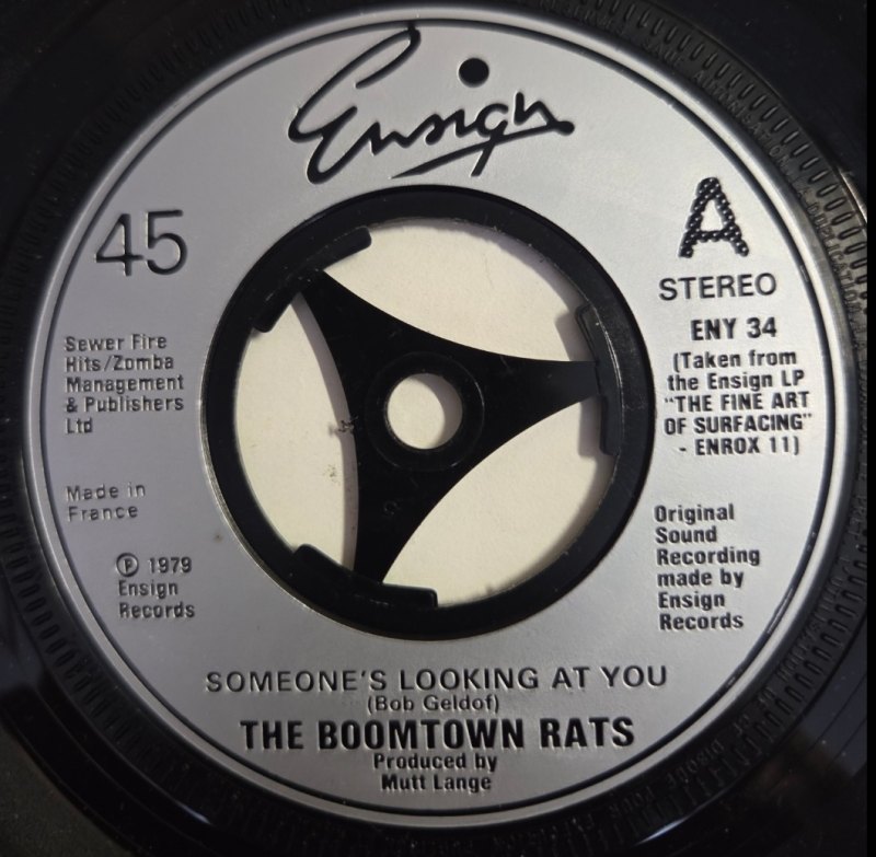 THE BOOMTOWN RATS — SOMEONES LOOKING AT YOU / WHEN THE NIGHT COMES record label scan