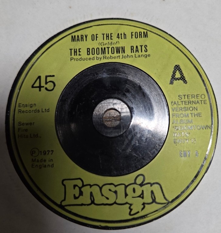 THE BOOMTOWN RATS — MARY OF THE 4TH FORM / DO THE RAT record label scan