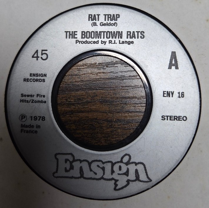 THE BOOMTOWN RATS — RAT TRAP / SO STRANGE record label scan