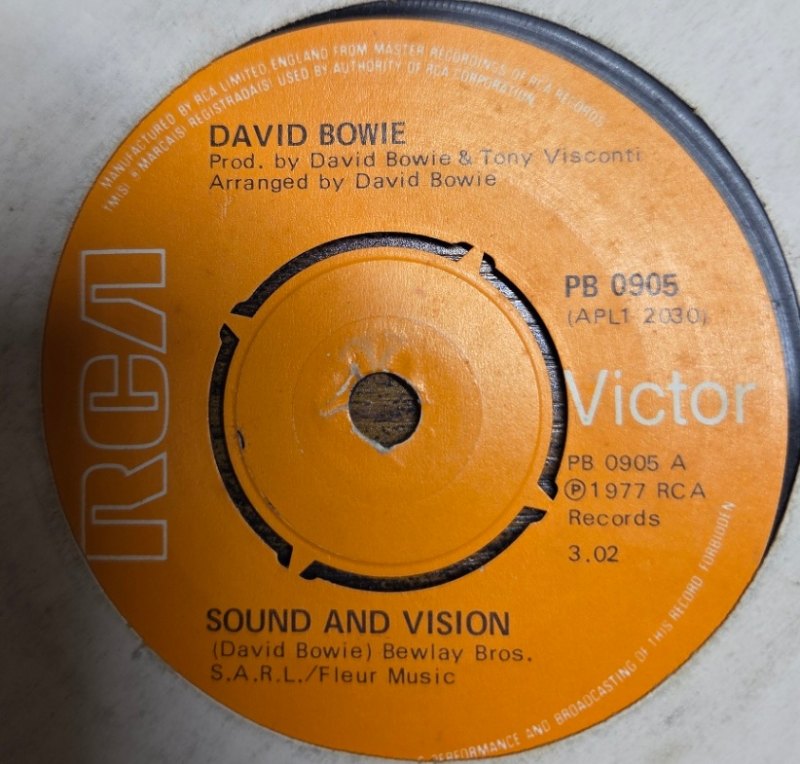 DAVID BOWIE — SOUND AND VISION / A NEW CAREER IN A NEW TOWN record label scan