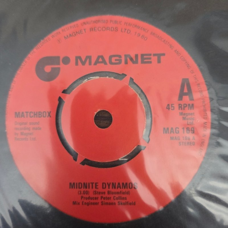 MATCHBOX — MIDNITE DYNAMOS / LOVE IS GOING OUT OF FASHION / SCOTTED DICK record label scan