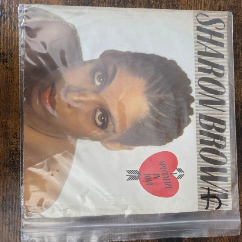 SHARON BROWN — I SPECIALIZE IN LOVE / INSTRUMENTAL record label scan