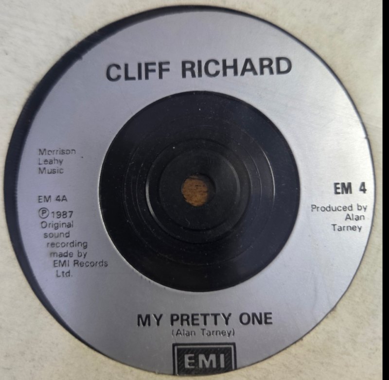 CLIFF RICHARD — LOVE YA / MY PRETTY ONE record label scan