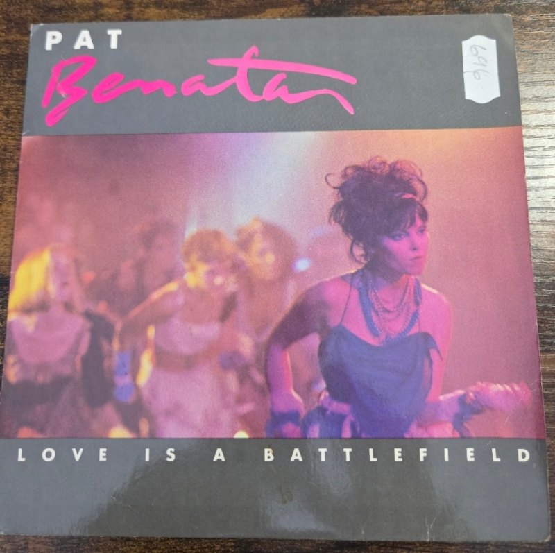 PAT BENATA — LOVE IS A BATTLEFIELD / HELL IS FOR CHILDREN record label scan