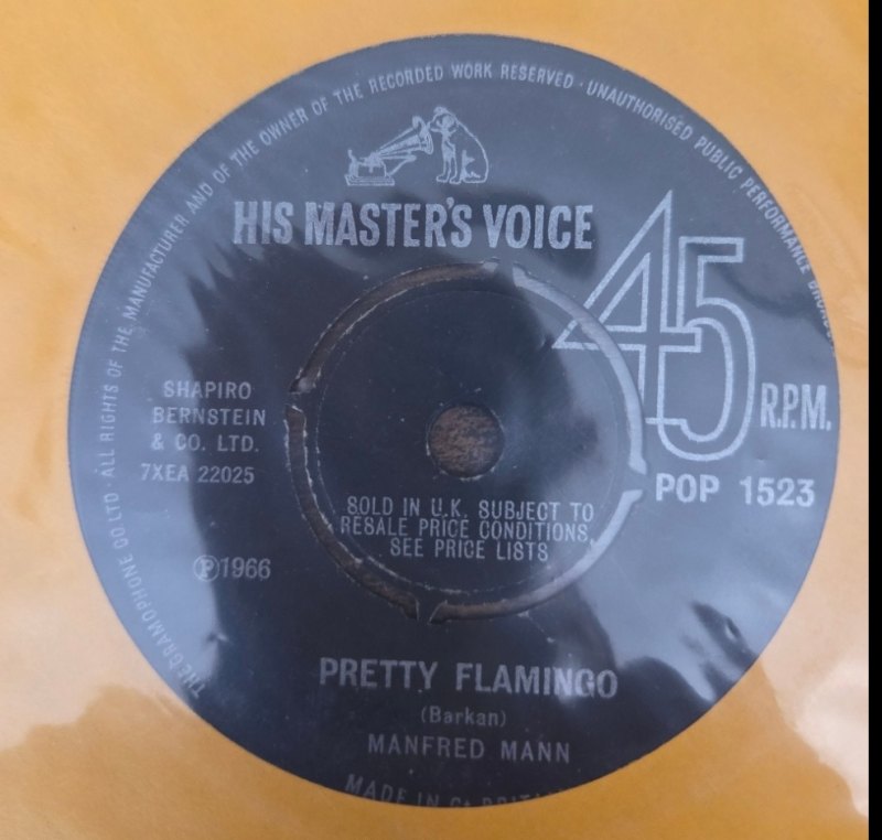 MANFRED MANN — PRETTY FLAMINGO / YOU'RE STANDING BY record label scan