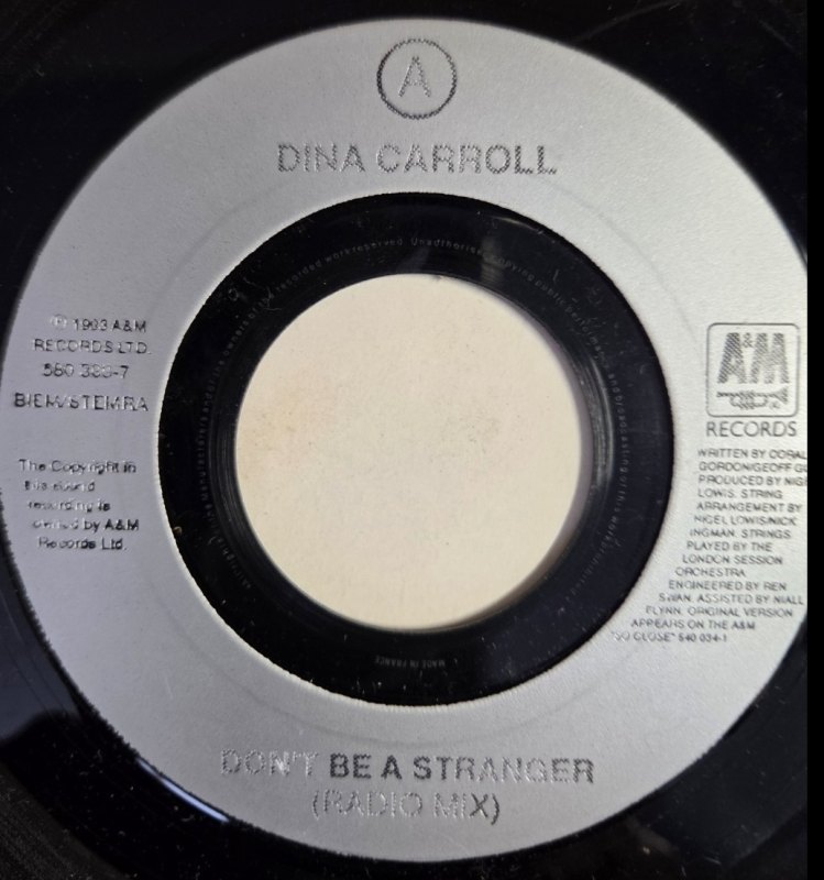DINA CARROLL — DON’T BE A STRANGER / BORN TO BE record label scan