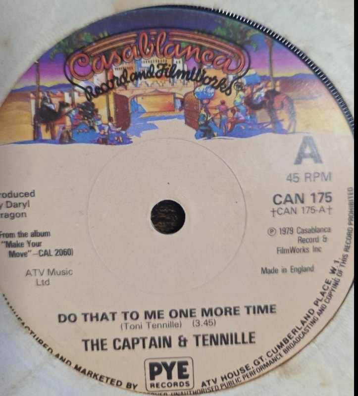 THE CAPTAIN AND TENNILLE — DO THAT TO ME ONE MORE TIME / DEEP IN THE DARK record label scan