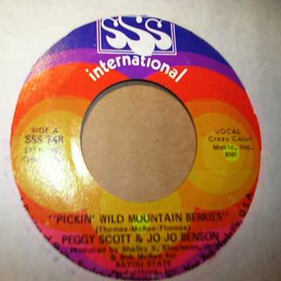 PEGGY SCOTT AND JO JO BENSON — PICKIN' WILD MOUNTAIN BERRIES / PURE LOVE AND PLEASURE record label scan