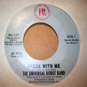 UNIVERSAL ROBOT BAND FREAK WITH ME / LONG VERSION